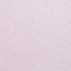 Vaaleanpunainen kukkatapetti hennoilla ääriviivoilla.